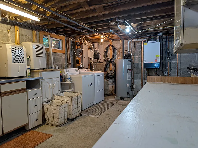 Carrier Ln — Photo 29