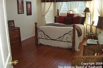 4th image of 1021 Linden Grove Dr