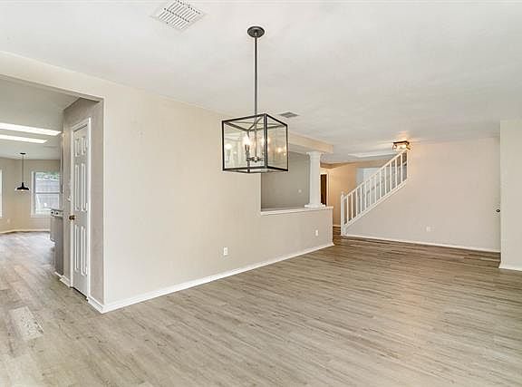 4th image of 11906 Melrose Ln