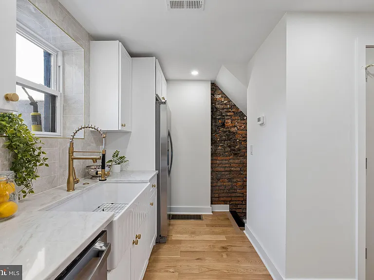 924 Cantrell St — Photo 11