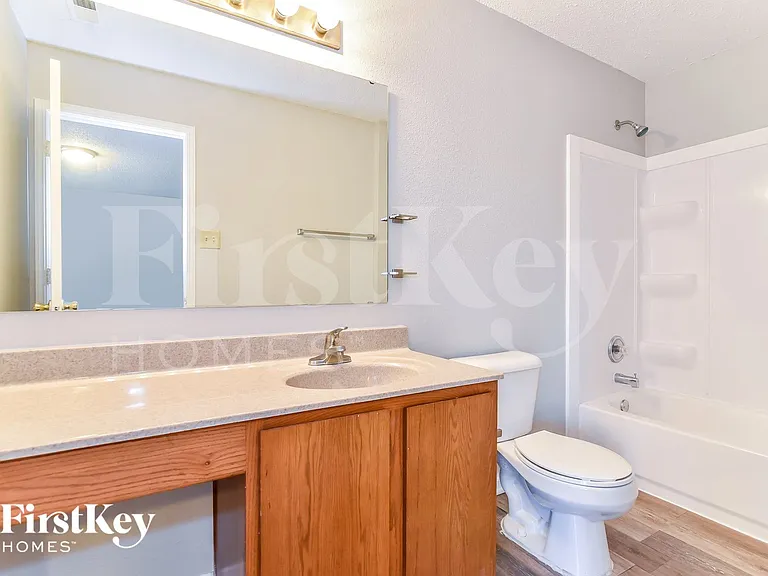 8823 Youngs Creek Ln — Photo 13