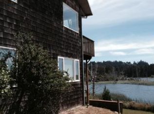 1105 Lakeshore Dr, Port Orford, OR