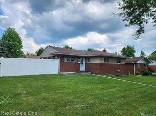 30952 Blossom St, Roseville, MI