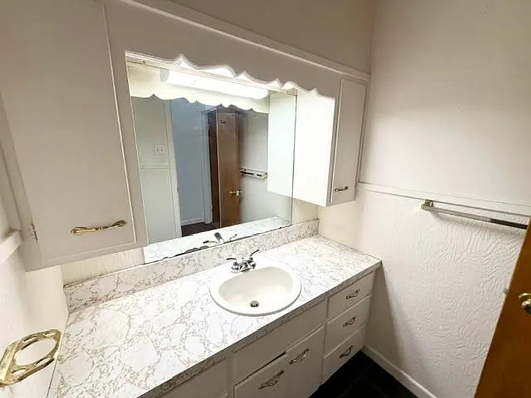 156 Lindsey Cir — Photo 11