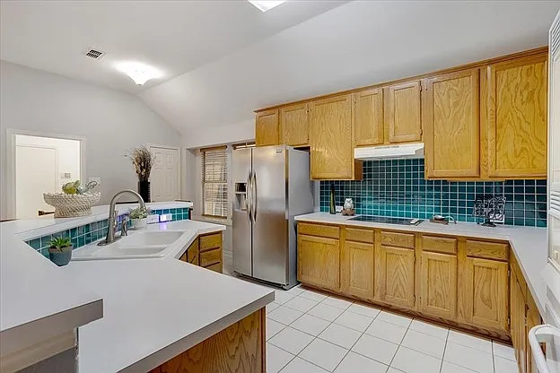 Features: Breakfast Bar, Built-in Features, Eat-in Kitchen, Kitchen Island, Pantry, Solid Surface Counters
Dimensions: 12 x 12