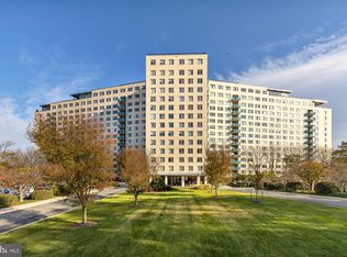 10401 Grosvenor Pl APT 1505, Rockville, MD 20852