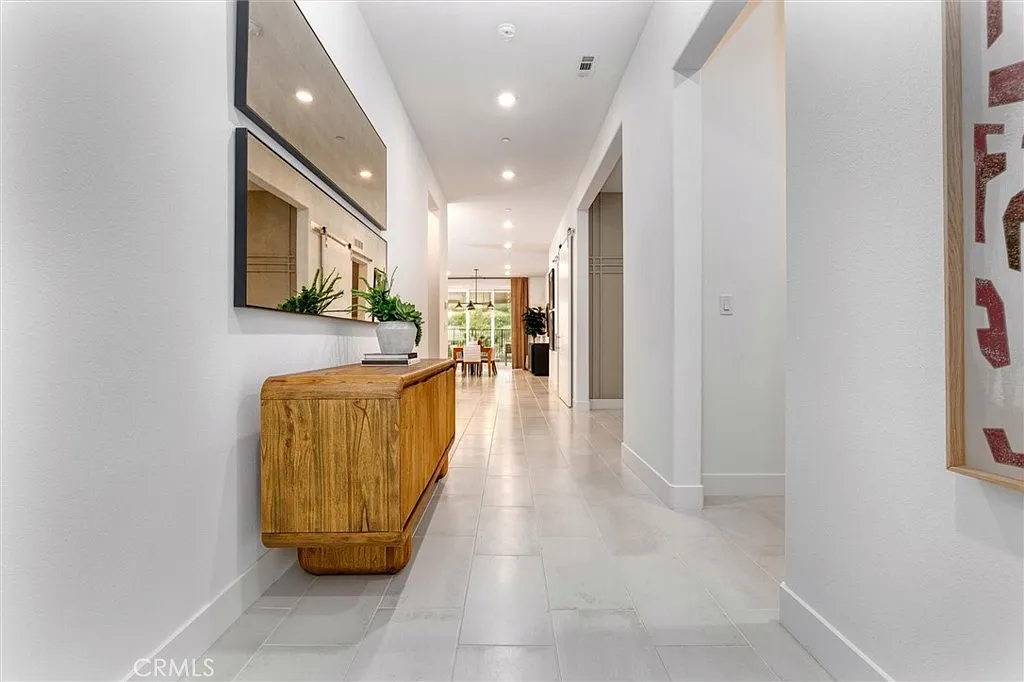 Building Photo - 29606 Paseo Capilla
