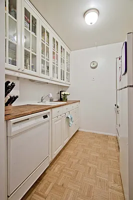 Sold by ROOM Real Estate | media 15