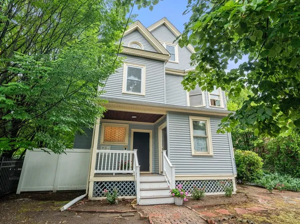 7 Russell St #3, Cambridge, MA 02140