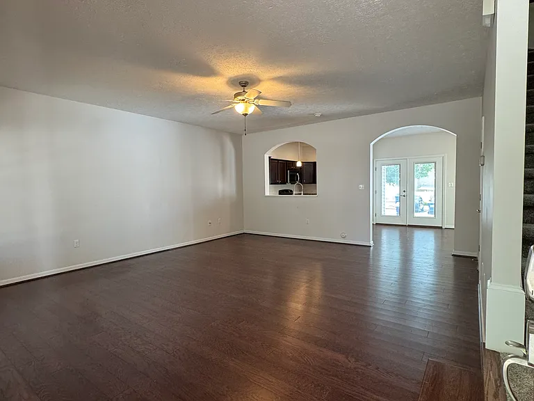207 Portico St — Photo 3