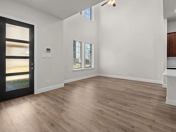 5th image of 4523 Cinema St