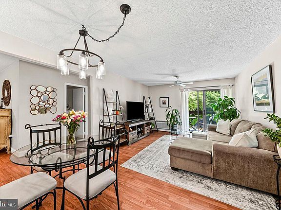 2nd image of 800 Avondale Rd APT 2A