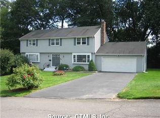 11 Palmer Dr, West Hartford, CT 06117
