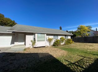 948 E St, Blaine, WA 98230