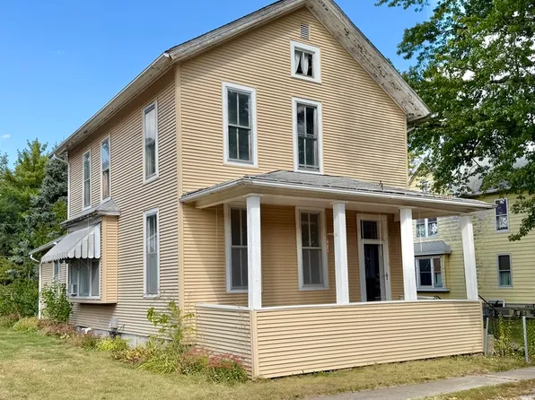 506 E Spruce St, Chatsworth, IL 60921