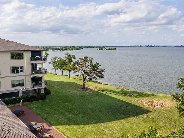 500 Waters Edge Dr #313 — Photo 32