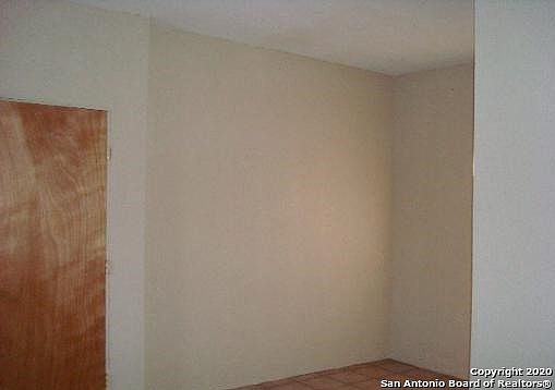 3rd image of 535 Hot Wells Blvd