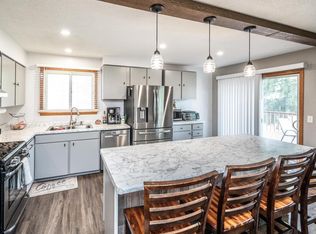 1083 Whitney Dr, Apple Valley, MN 55124