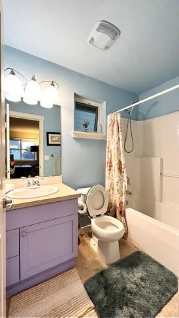 3 bed, 3.5 bath, 2440 sqft, $4,450 — Photo 4