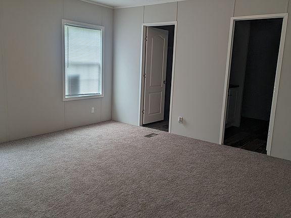 3rd image of 2833 Cedric Dr