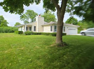 5916 Cornflower Ln, Greendale, WI 53129