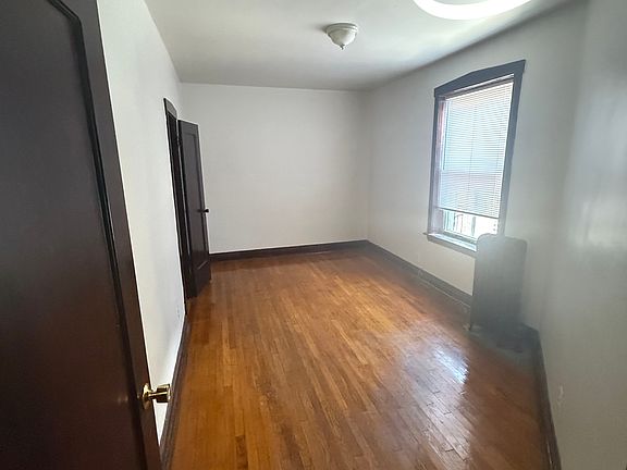 4th image of 4300 N Pulaski Rd #4006-3G