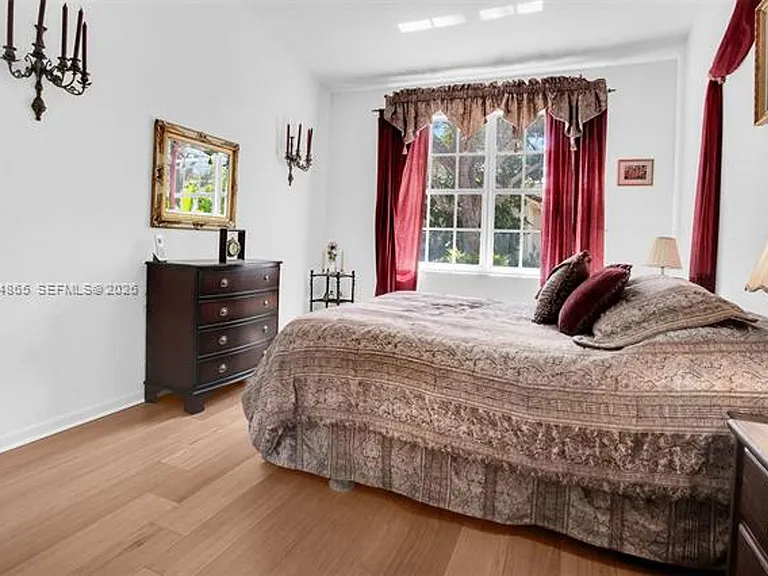 18860 SW 25th Ct — Photo 20