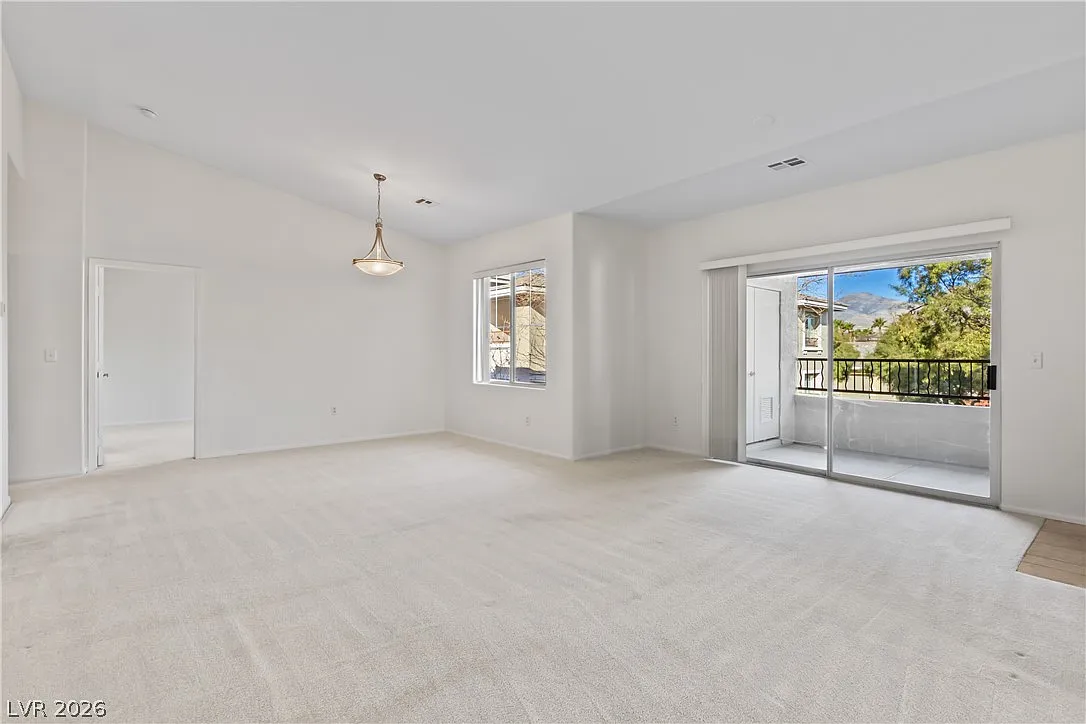 2 bed, 1.5 bath, 1159 sqft, $1,750 — Photo 2