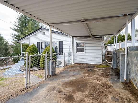 2nd image of 117 1/2 Brookside Dr