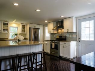 19 County Rd, Quincy, MA 02169