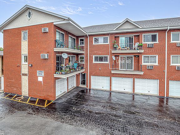 2nd image of 4750 W 101st St APT 4B