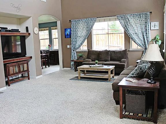 3rd image of 3990 White Oak Ln