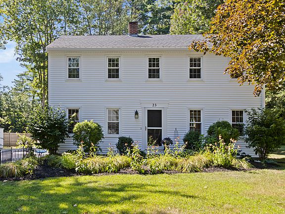 3rd image of 23 Carriage Way