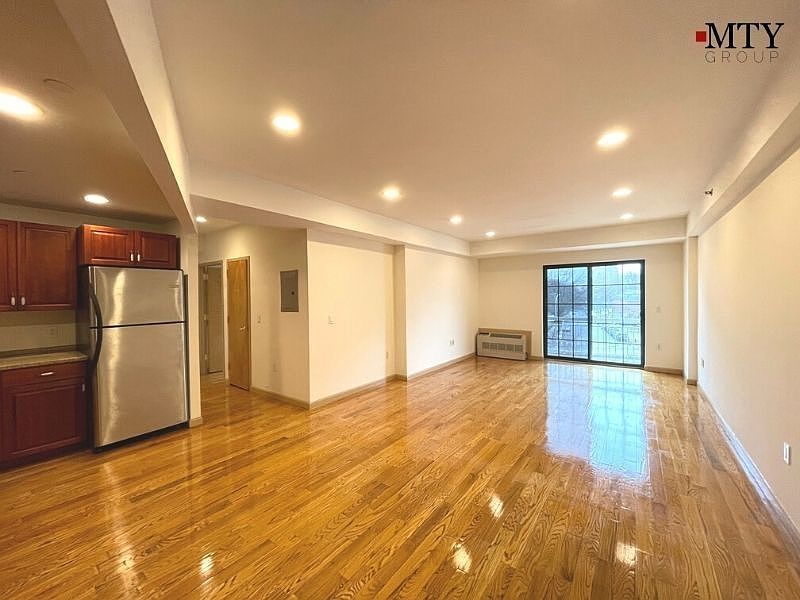 1st image of 58-28 44th Ave #3C