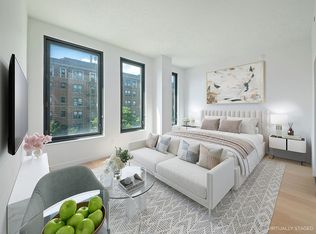 21-21 31st St #3H, Astoria, NY 11105