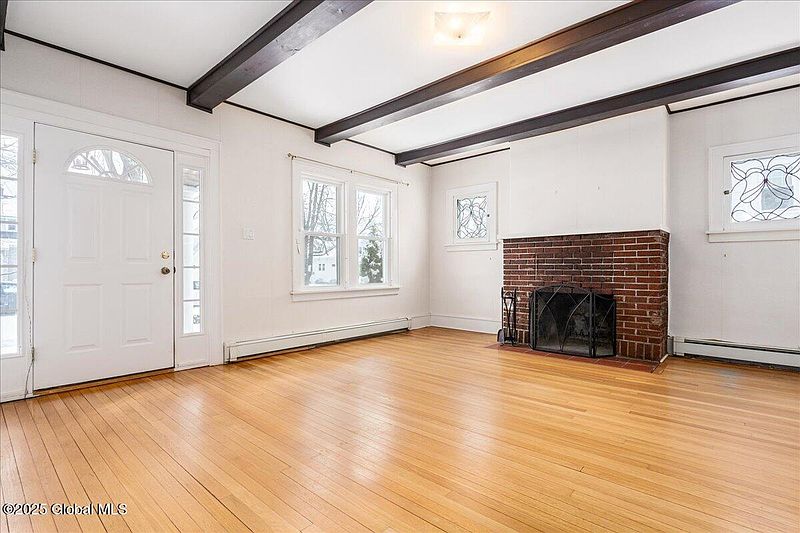 3rd image of 12 Glenwood Street