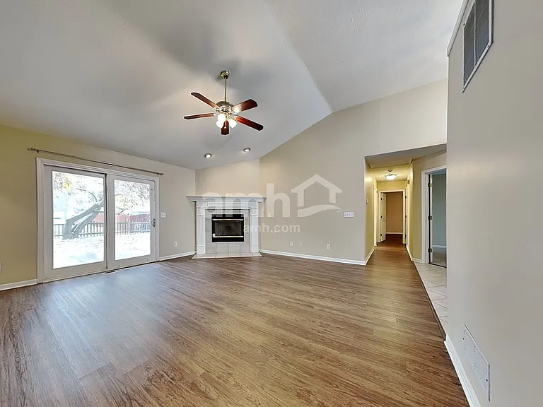 1030 Justin Ridge Way — Photo 6