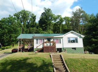 118 N 7th Ave, Paden City, WV 26159