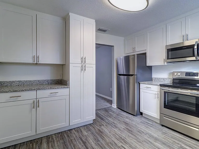 2x2L Diamond Kitchen