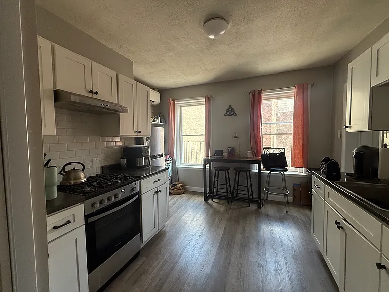 99-101 Salem St #4 — Photo 2