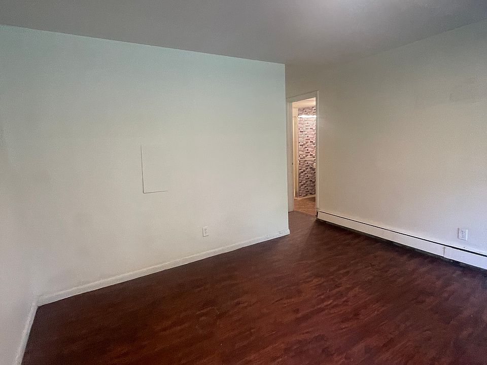 2nd image of 665 Ellicott St #11