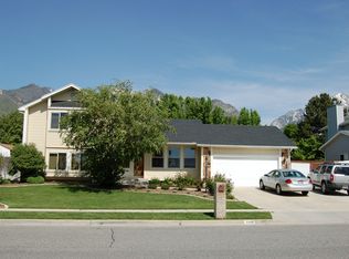 8979 S Quail Hollow Dr, Sandy, UT 84093