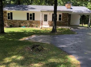 394 Taylor Rd, Crossville, TN 38572