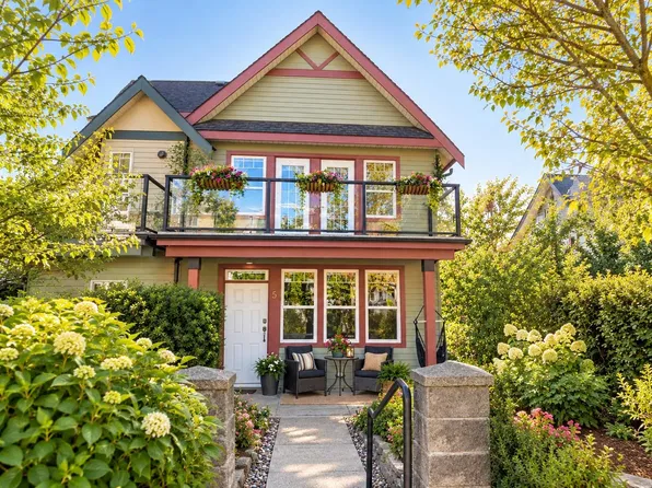 3838 Albert St #5, Burnaby, BC V5C 2C9