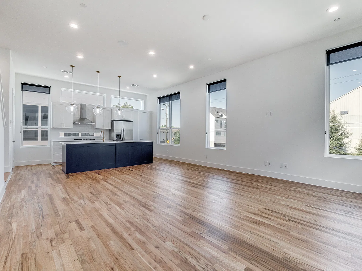 4718 Bryan St — Photo 2