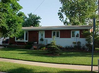 2105 N Brentwood Pl, Essexville, MI