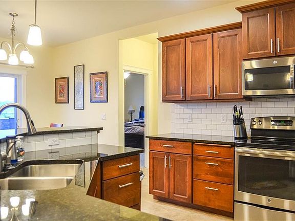 5th image of 1824 S Honeysuckle St