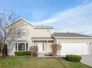 1163 Bennington Dr, Crystal Lake, IL 60014