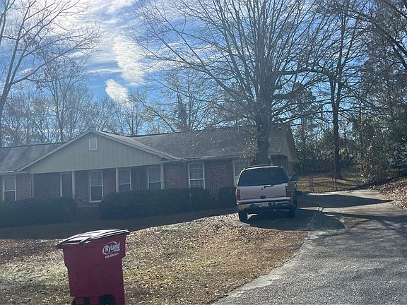 3rd image of 3888 Woodside Dr