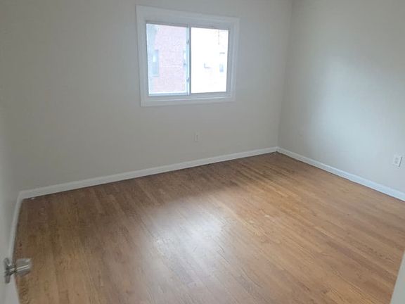 4th image of 56 Wall St #6